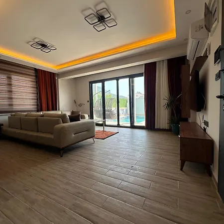 Oeztuerk I For Rent Fethiye