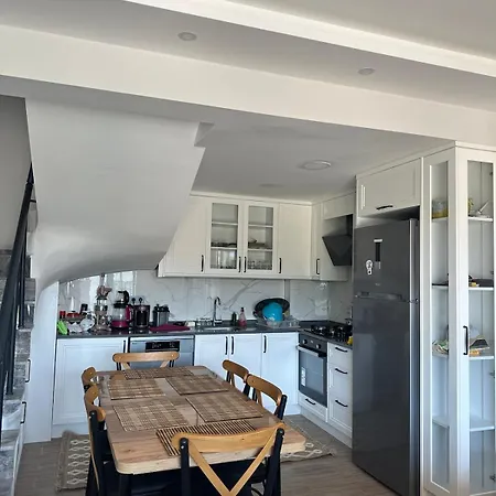 Vilă Oeztuerk I For Rent