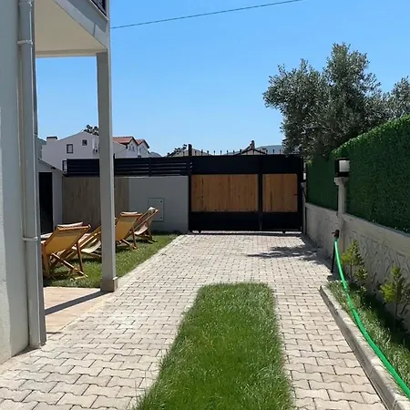 Oeztuerk I For Rent Vilă